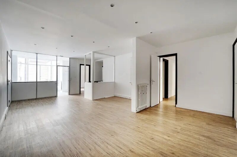 Build-to-Rent in Paris for sale - Interior Photo - Image 2 of 15