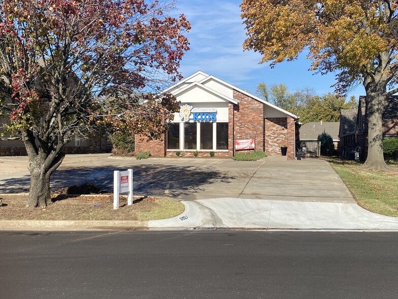 6967 S 66th Ave, Tulsa, OK for rent - Building Photo - Image 1 of 9