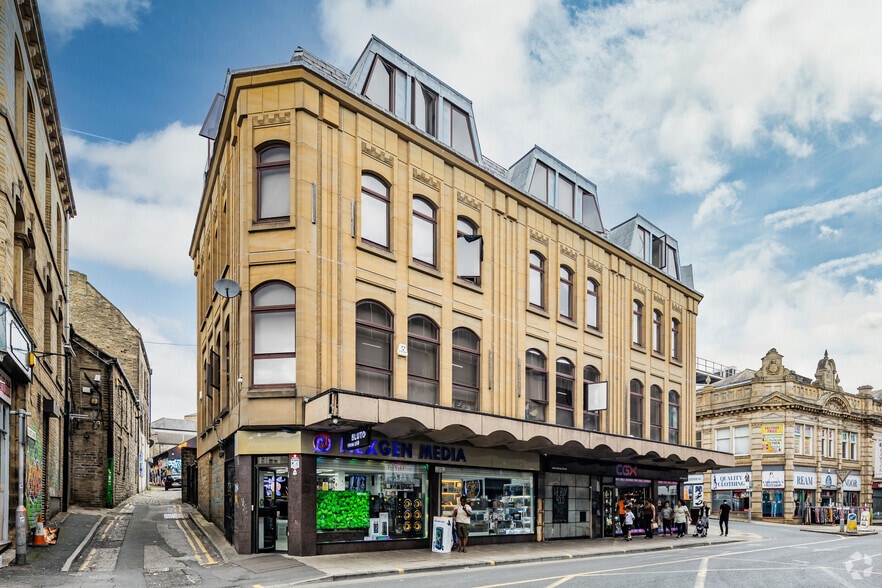 2 James St, Bradford to rent - Building Photo - Image 3 of 4