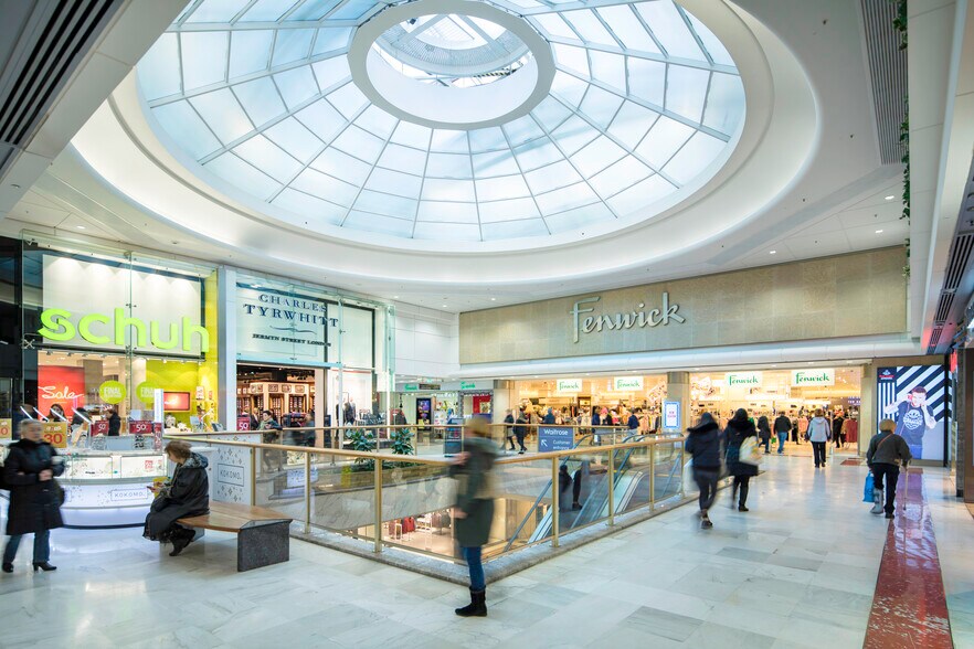 Prince Charles Dr, London for sale - Interior Photo - Image 1 of 1