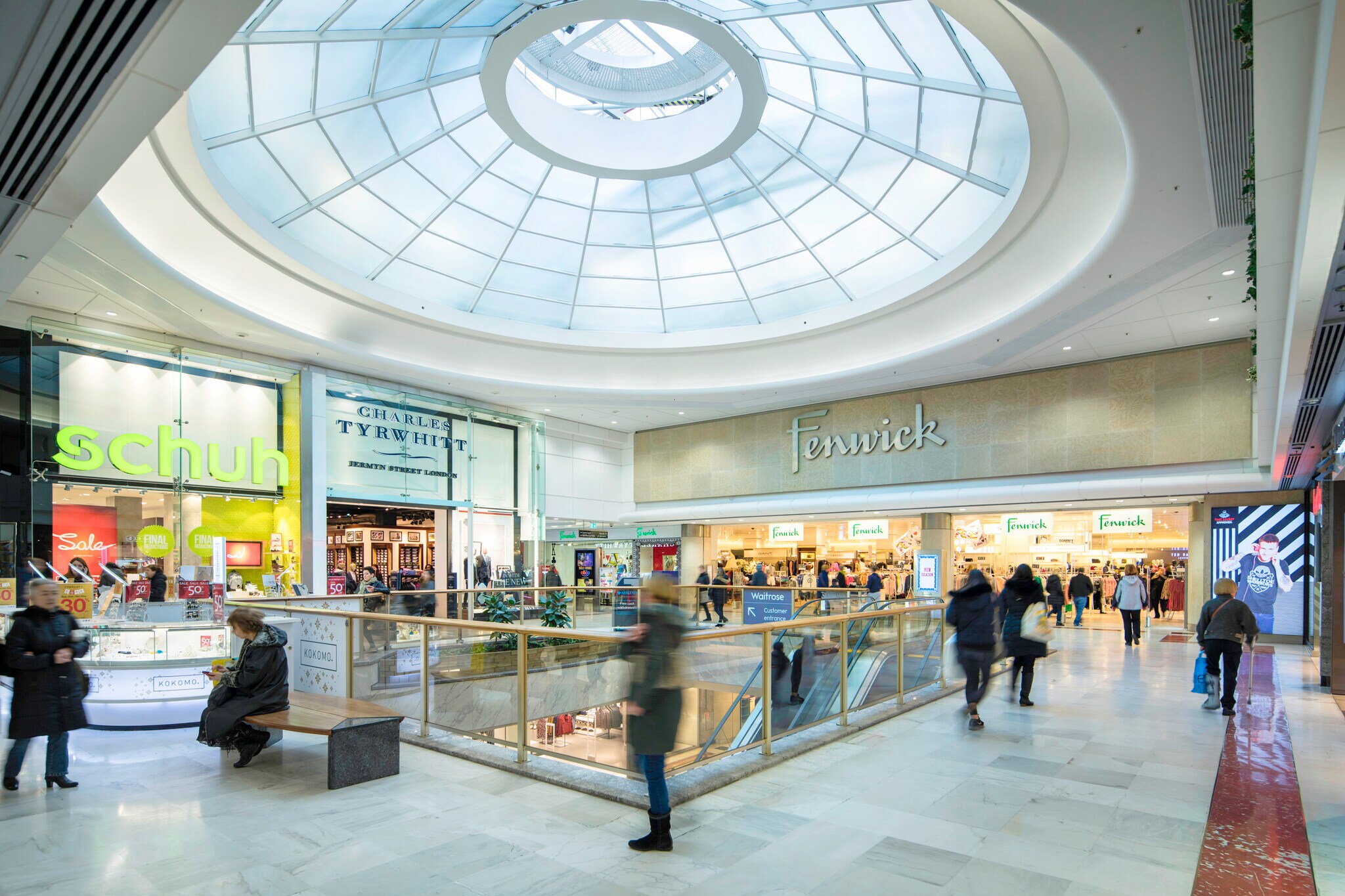 Prince Charles Dr, London for sale Interior Photo- Image 1 of 1