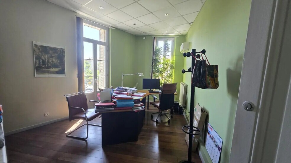 Office in Toulon to rent - Building Photo - Image 2 of 7