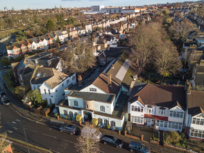 26 Estreham Rd, London for sale Primary Photo- Image 1 of 6