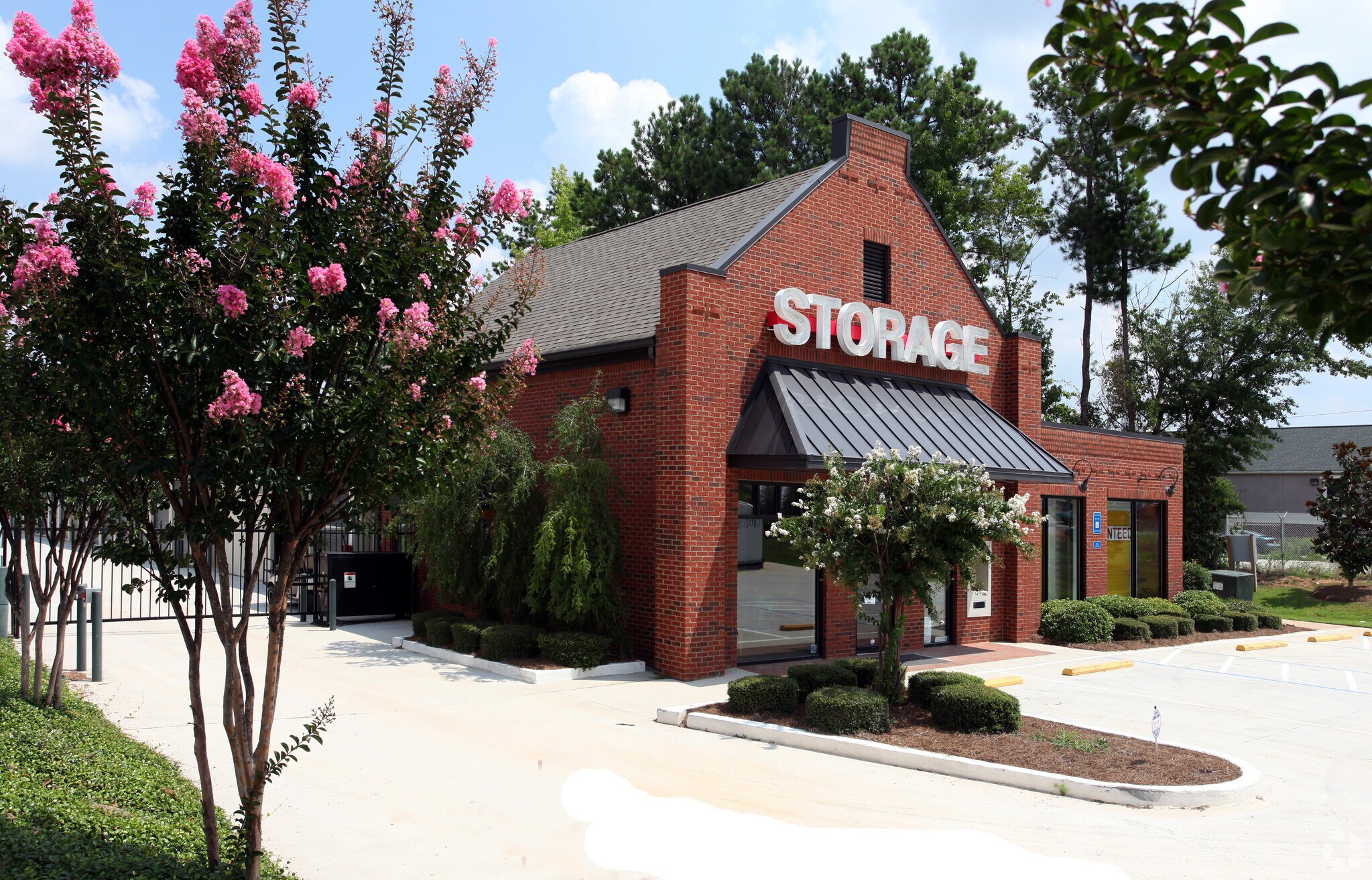 490 Eagles Landing Pky, Stockbridge, GA for sale Primary Photo- Image 1 of 1