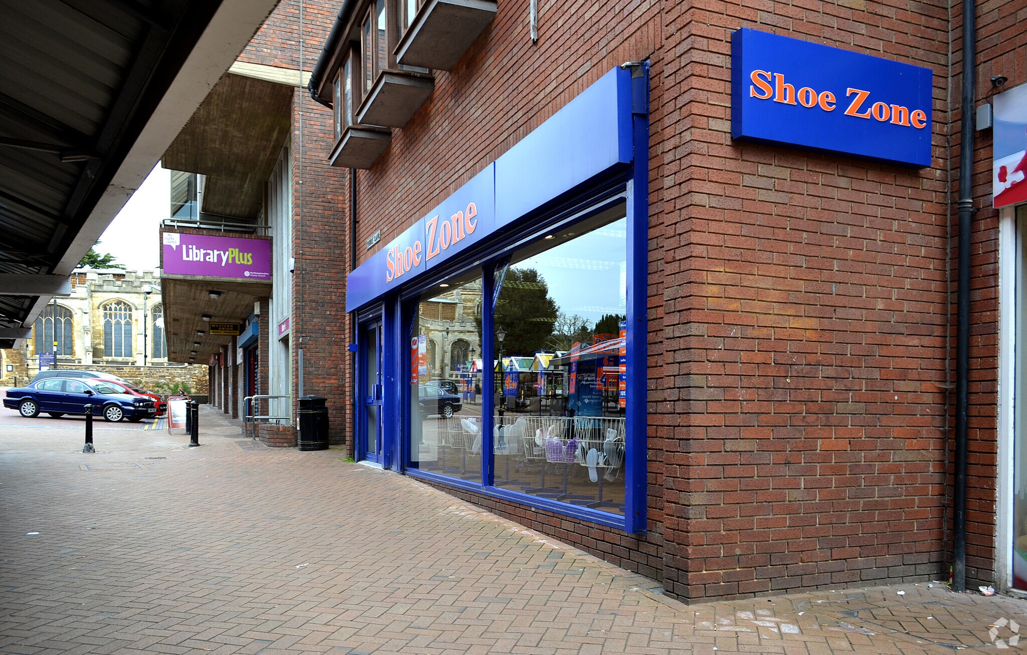 8 Pebble Ln, Wellingborough to rent Primary Photo- Image 1 of 17