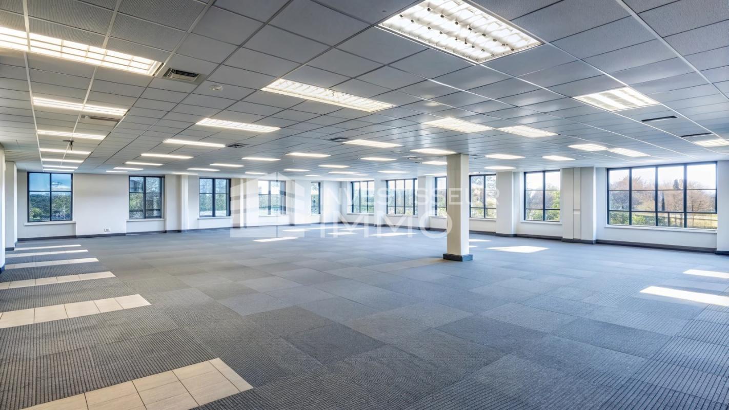 Office in Gennevilliers to rent Interior Photo- Image 1 of 2