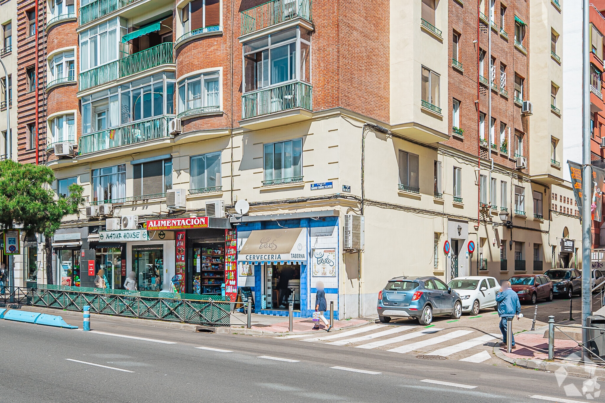 Retail in Madrid, Madrid to rent Primary Photo- Image 1 of 2