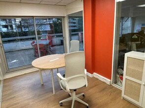 Office in Paris for sale Interior Photo- Image 2 of 4