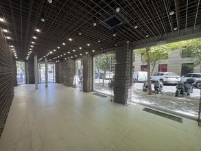 Retail in Madrid, Madrid to rent Interior Photo- Image 1 of 6
