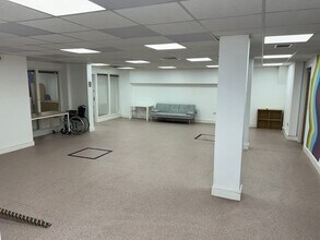 1-3 Burnett St, Bradford to rent Interior Photo- Image 1 of 5