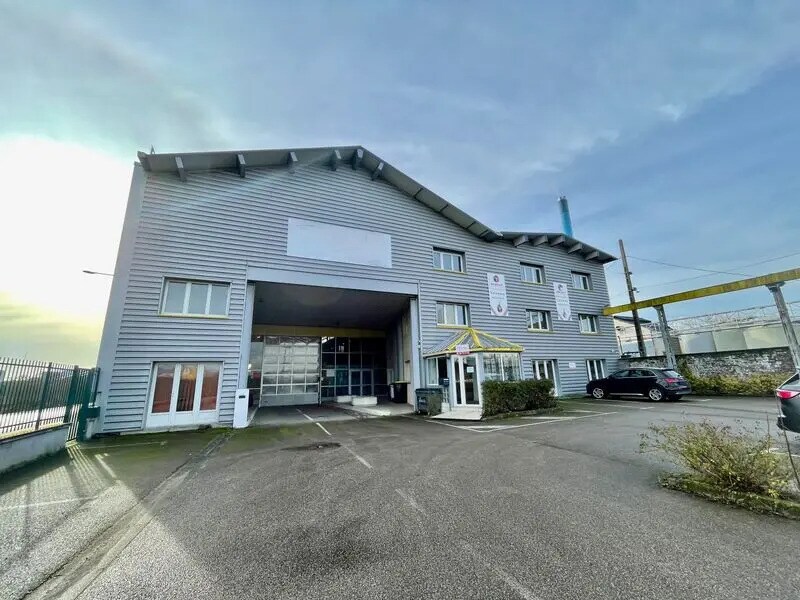 Office in Rouen to rent Building Photo- Image 1 of 11