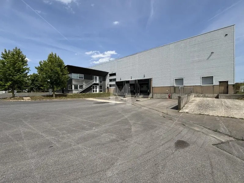 Light Industrial in Saint-Michel-sur-Orge to rent Building Photo- Image 1 of 15