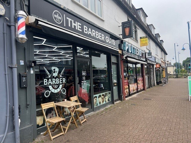 31 Darkes Ln, Potters Bar for sale Building Photo- Image 1 of 1