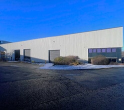 Millshaw Park, Leeds to rent Building Photo- Image 1 of 3