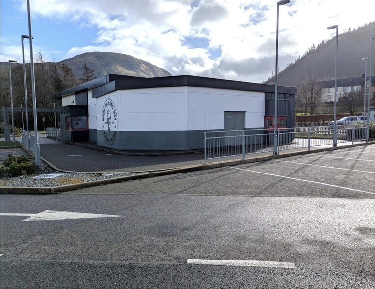 North Rd, Fort William to rent - Building Photo - Image 2 of 3