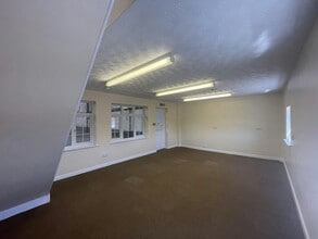 42-44 Foregate St, Stafford to rent Interior Photo- Image 2 of 4