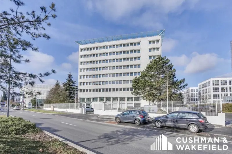 11 Avenue Morane Saulnier, Vélizy-Villacoublay to rent - Building Photo - Image 2 of 12