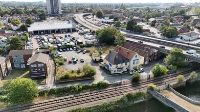 61 Test Lane, Southampton to rent Building Photo- Image 1 of 5