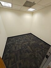 4705 Laurel Canyon Blvd, Studio City, CA to rent Interior Photo- Image 2 of 2