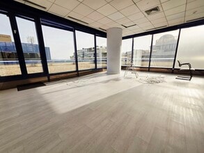 Office in Madrid, Madrid to rent Interior Photo- Image 1 of 11