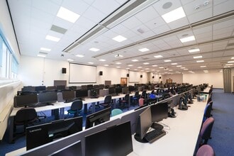 29 Central Park Av, Plymouth to rent Interior Photo- Image 2 of 3