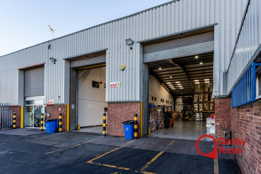 Wharfdale Rd, Birmingham to rent - Building Photo - Image 3 of 9