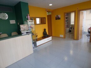 Retail in Manresa to rent Floor Plan- Image 1 of 6