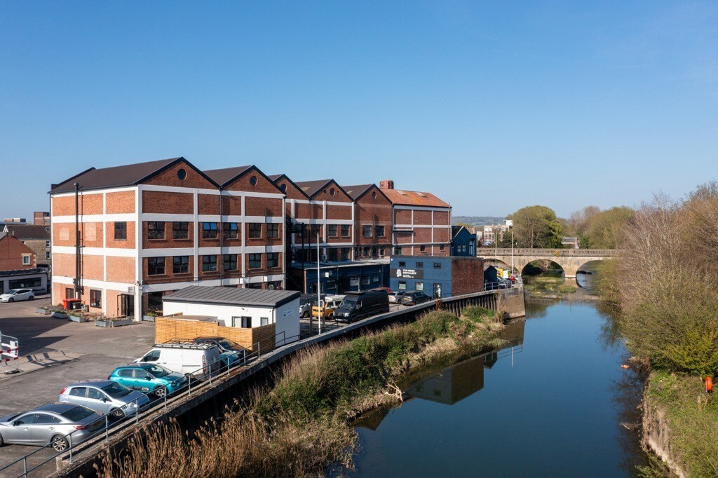 New Broughton Rd, Melksham to rent Building Photo- Image 1 of 6