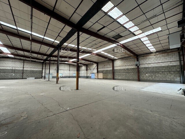Light Industrial in Plaisir for sale - Building Photo - Image 2 of 5