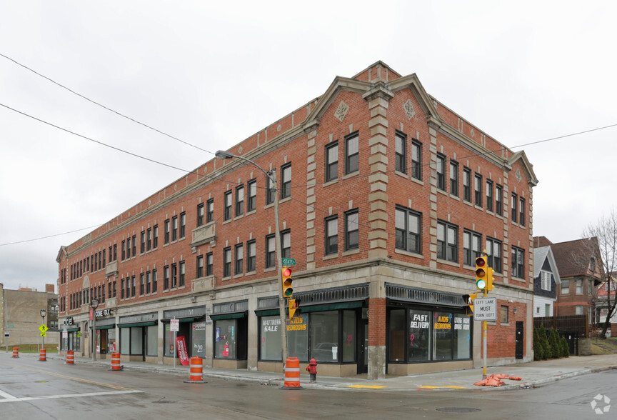 953 N 27th St, Milwaukee, WI for sale - Primary Photo - Image 1 of 1