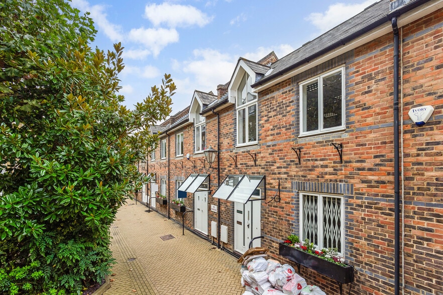 6 Tremadoc Rd, London for sale - Building Photo - Image 3 of 12