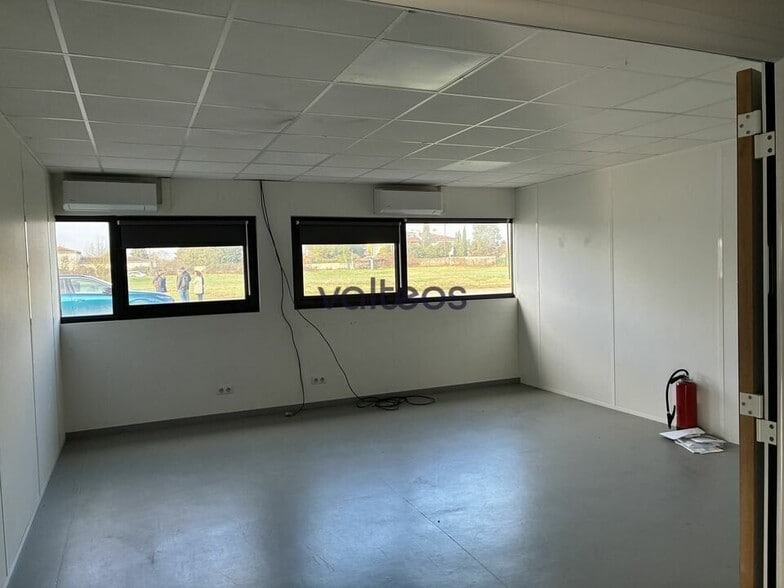 Light Industrial in Toulouse to rent - Building Photo - Image 2 of 11