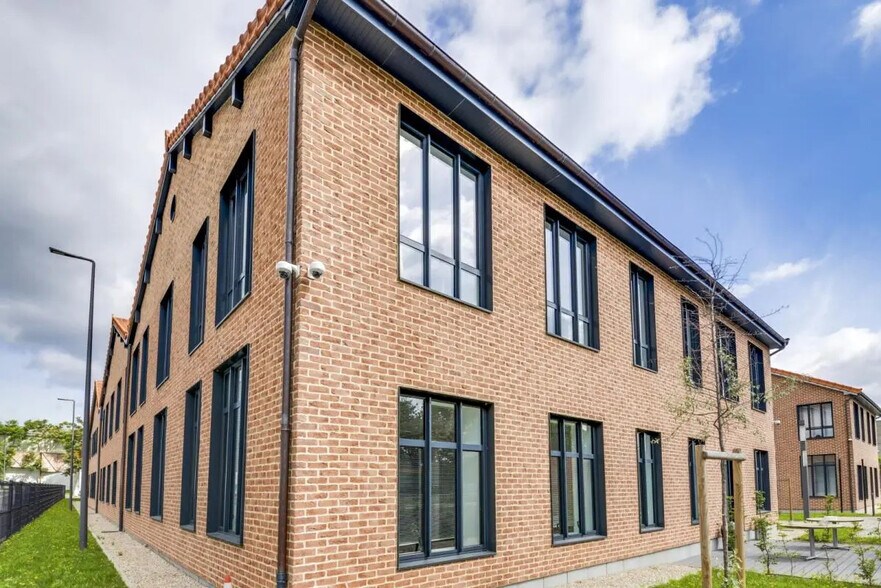 116 Quai De Bezons, Argenteuil to rent - Building Photo - Image 2 of 9