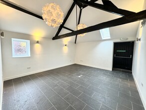 The Cl, Newport Pagnell to rent Building Photo- Image 2 of 4