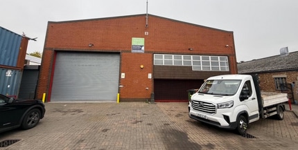 8 David Rd, Slough to rent Building Photo- Image 1 of 4