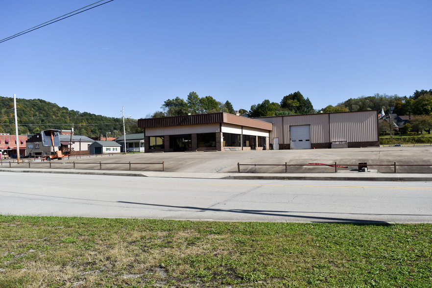 101 Broadway St, Point Marion, PA for sale - Building Photo - Image 1 of 1