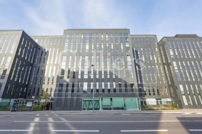 Office in Lyon to rent Building Photo- Image 1 of 2