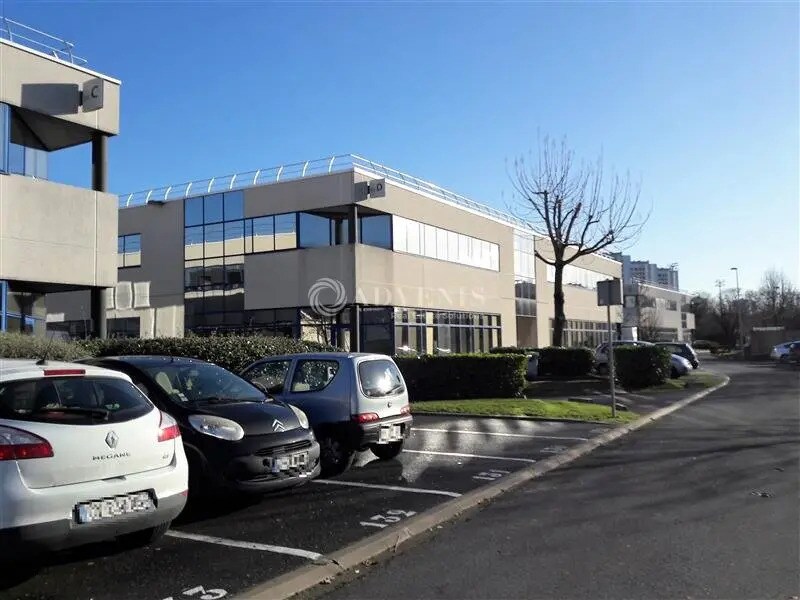 Light Industrial in Gennevilliers to rent Building Photo- Image 1 of 7