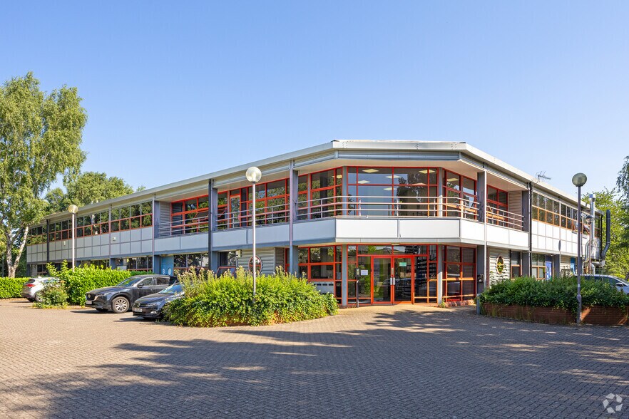 University Blvd, Nottingham to rent - Primary Photo - Image 1 of 4