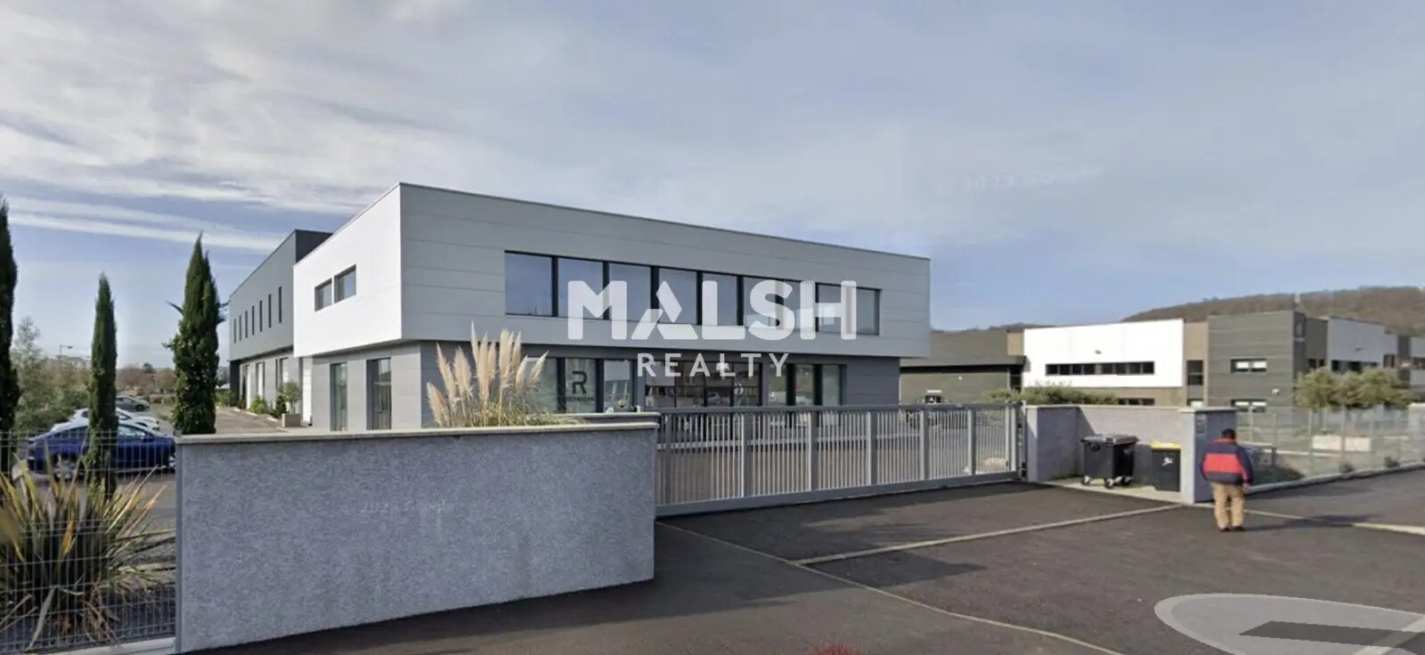 Office in Beynost to rent Building Photo- Image 1 of 9