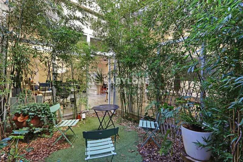 Office in Levallois-Perret to rent Building Photo- Image 1 of 12