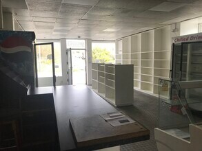 365 Rochdale Rd, Bacup to rent Interior Photo- Image 2 of 3