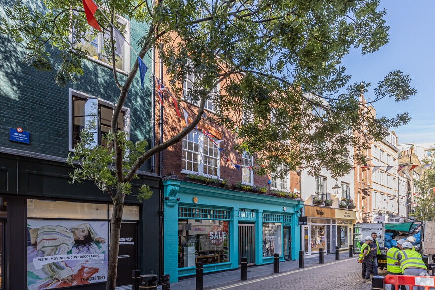 47-49 Neal St, London for sale - Primary Photo - Image 1 of 1