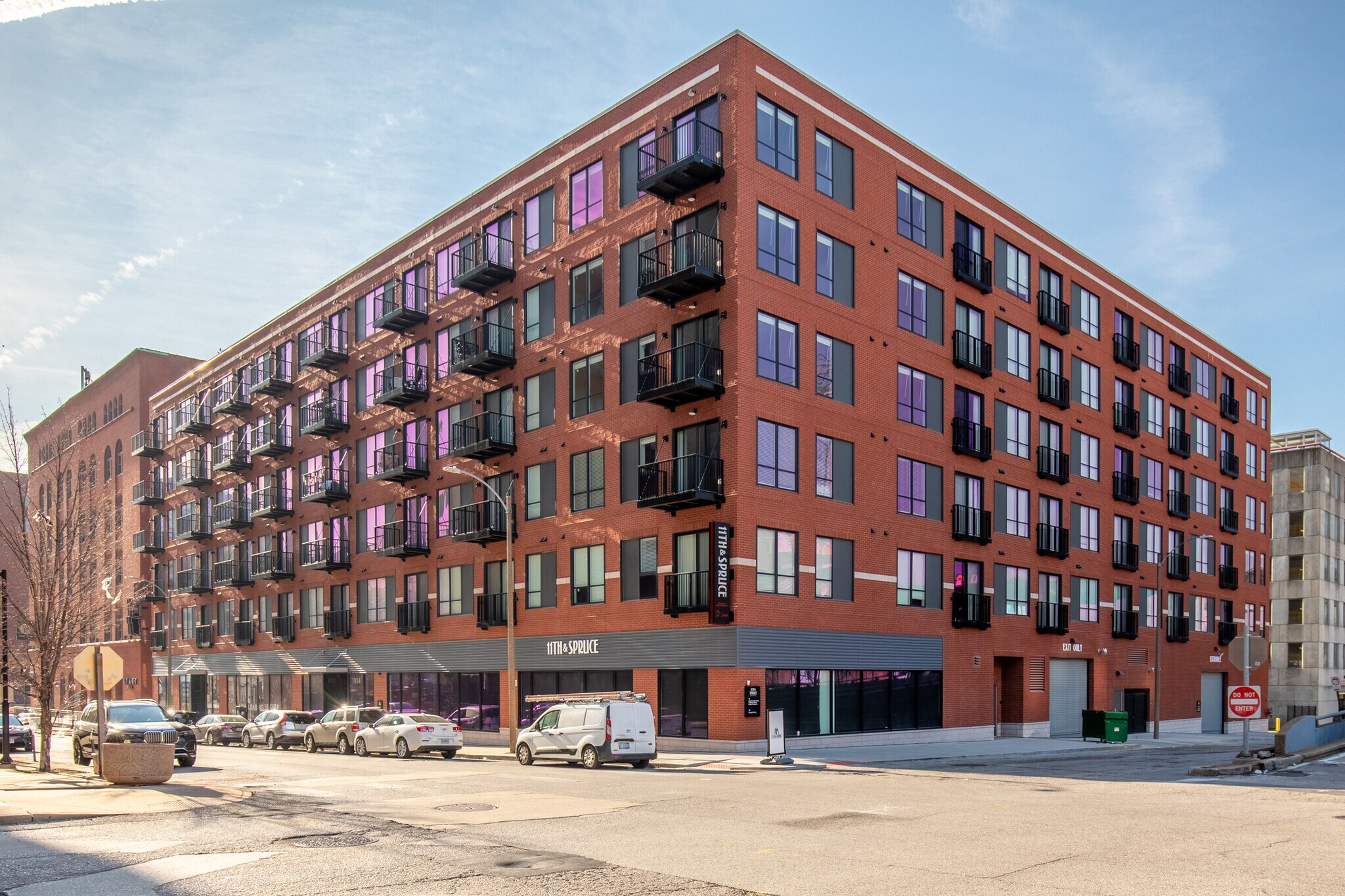 1014 Spruce St, Saint Louis, MO to rent Building Photo- Image 1 of 9