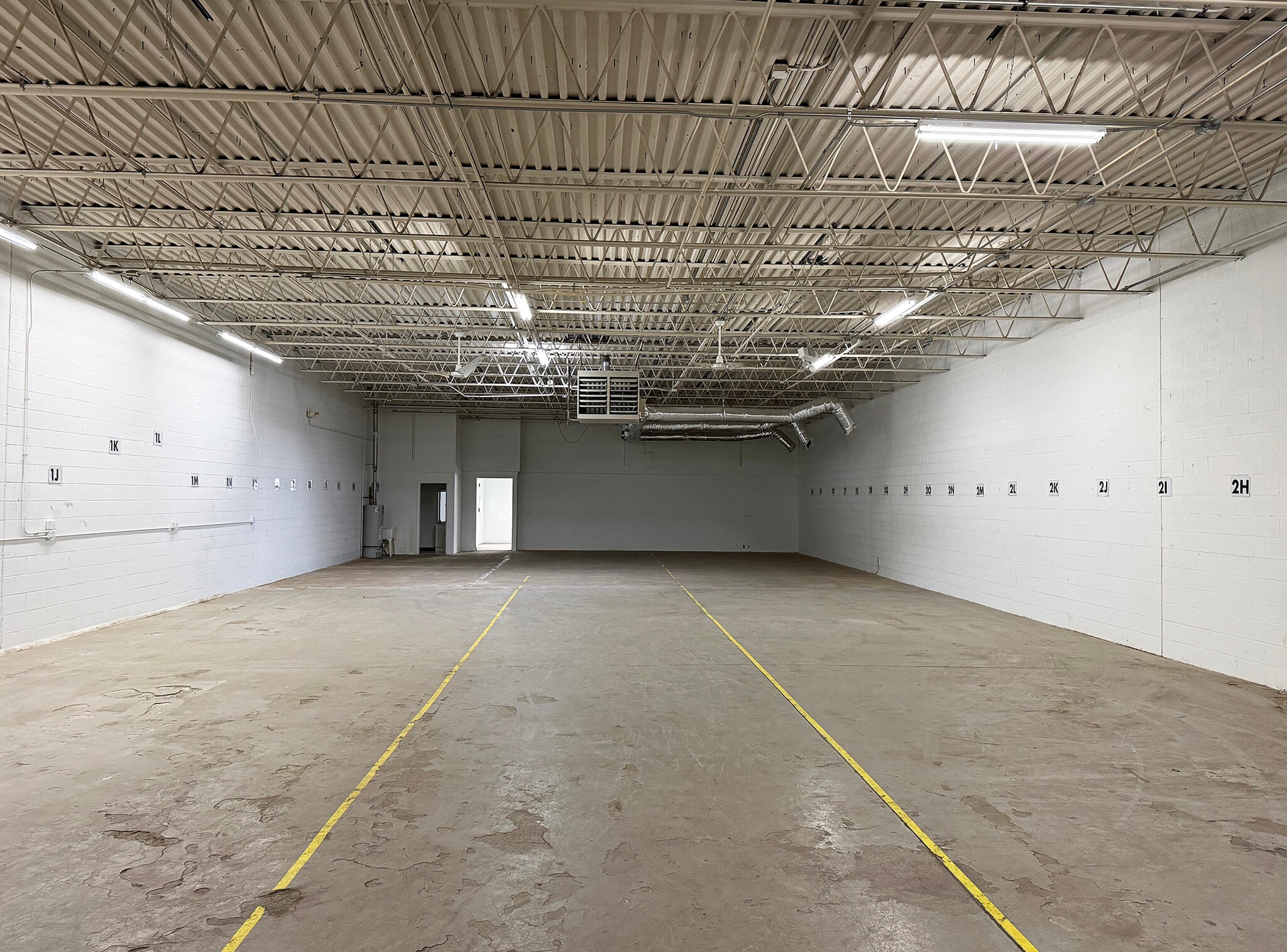 600-668 Wheeling Rd, Wheeling, IL to rent Interior Photo- Image 1 of 4