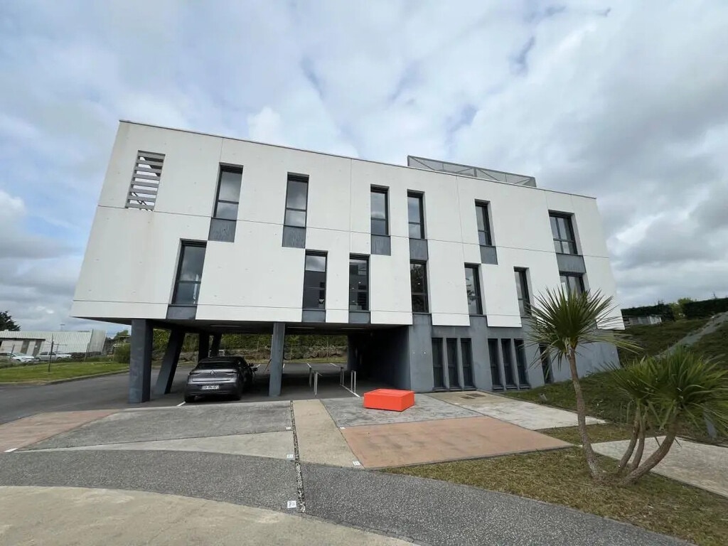 Location Bureaux 532 m² - Photo 1