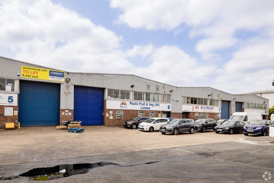 Hayes Rd, Southall to rent - Building Photo - Image 2 of 2