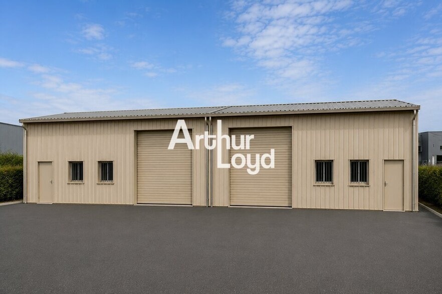 Light Industrial in Fréjus for sale - Building Photo - Image 1 of 1