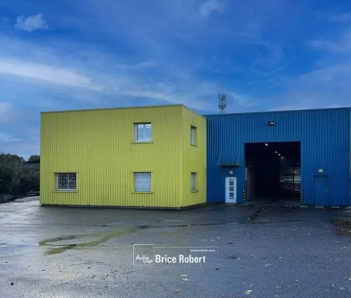 Light Industrial in Charvieu-Chavagneux for sale Building Photo- Image 1 of 10