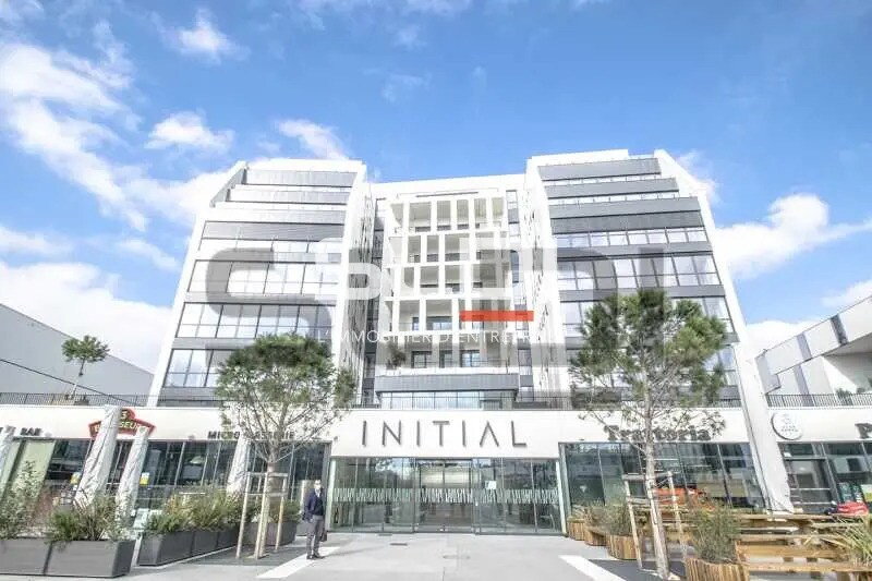 Office in Vénissieux to rent Building Photo- Image 1 of 10